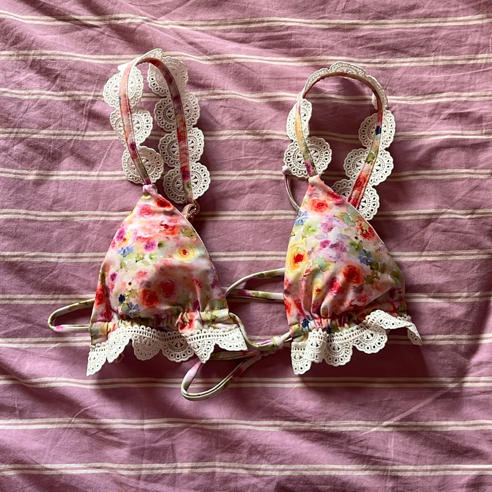 Strawberry milk mob floral lace bikini top small